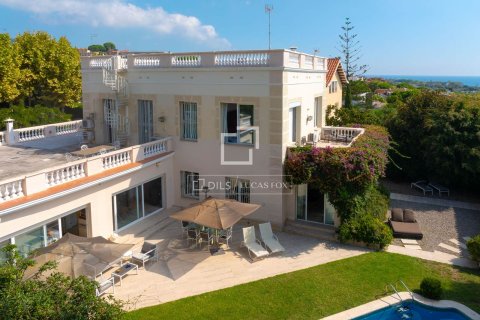 Villa de 6 dormitorios en venta en El Masnou, Barcelona, Cataluña, Spain № 6422 - foto 28