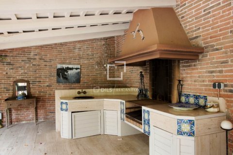 Villa de 6 dormitorios en venta en El Masnou, Barcelona, Cataluña, Spain № 6422 - foto 17