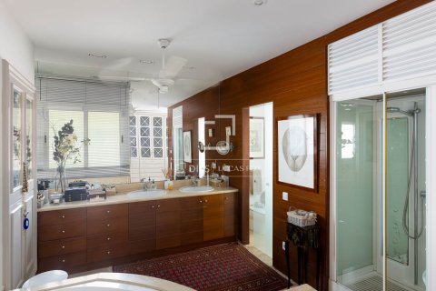 Villa de 6 dormitorios en venta en El Masnou, Barcelona, Cataluña, Spain № 6422 - foto 27