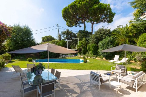 Villa de 6 dormitorios en venta en El Masnou, Barcelona, Cataluña, Spain № 6422 - foto 19