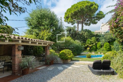 Villa de 6 dormitorios en venta en El Masnou, Barcelona, Cataluña, Spain № 6422 - foto 4