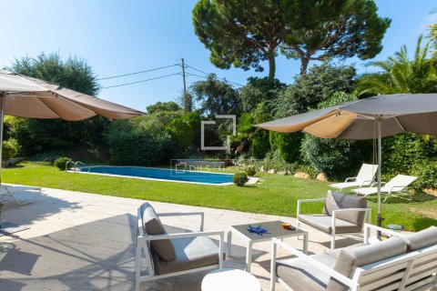 Villa de 6 dormitorios en venta en El Masnou, Barcelona, Cataluña, Spain № 6422 - foto 20