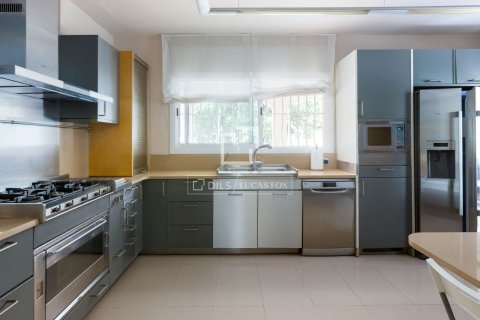 Villa de 6 dormitorios en venta en El Masnou, Barcelona, Cataluña, Spain № 6422 - foto 15