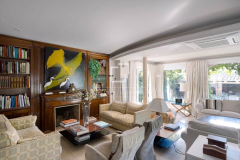 Villa de 6 dormitorios en venta en El Masnou, Barcelona, Cataluña, Spain № 6422 - foto 12