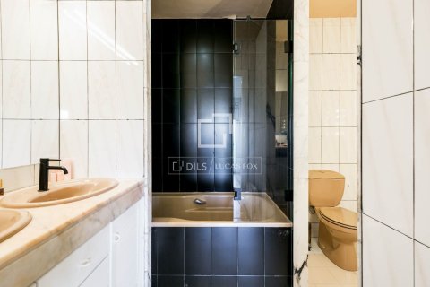 Villa de 4 dormitorios en venta en Sant Cugat del Vallès, Barcelona, Cataluña, Spain № 6418 - foto 18