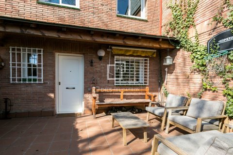Villa de 4 dormitorios en venta en Sant Cugat del Vallès, Barcelona, Cataluña, Spain № 6418 - foto 2