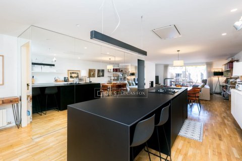 Villa de 4 dormitorios en venta en Sant Cugat del Vallès, Barcelona, Cataluña, Spain № 6418 - foto 3