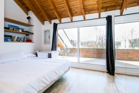 Villa de 4 dormitorios en venta en Sant Cugat del Vallès, Barcelona, Cataluña, Spain № 6418 - foto 23