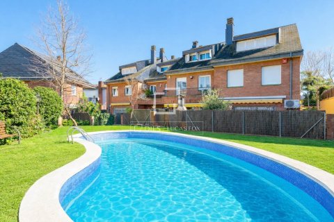 Villa de 4 dormitorios en venta en Sant Cugat del Vallès, Barcelona, Cataluña, Spain № 6418