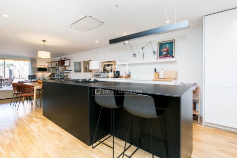 Villa de 4 dormitorios en venta en Sant Cugat del Vallès, Barcelona, Cataluña, Spain № 6418 - foto 5