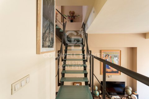 Dúplex de 2 dormitorios en venta en Barcelona, Cataluña, Spain № 5440 - foto 11