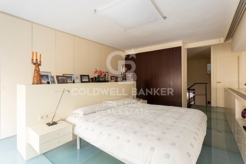 Dúplex de 2 dormitorios en venta en Barcelona, Cataluña, Spain № 5440 - foto 14