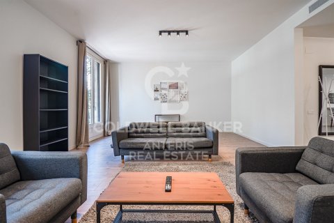 Купить квартиру в Барселона, Испания с 3 спальни, 141м², № 5434 - фото 1