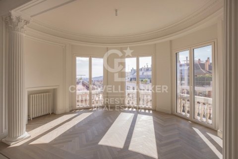 Ático de 4 dormitorios en venta en Barcelona, Cataluña, Spain № 5439 - foto 4