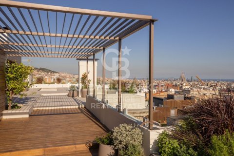Ático de 4 dormitorios en venta en Barcelona, Cataluña, Spain № 5439 - foto 11
