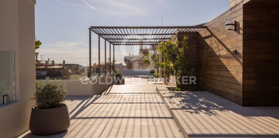 Ático de 4 dormitorios en venta en Barcelona, Cataluña, Spain № 5439
