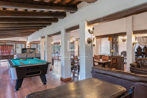 Finca de 13 dormitorios en venta en Mataró, Barcelona, Cataluña, Spain № 8518 - foto 13