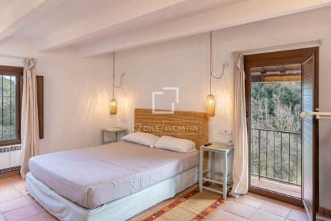 Finca de 13 dormitorios en venta en Mataró, Barcelona, Cataluña, Spain № 8518 - foto 20