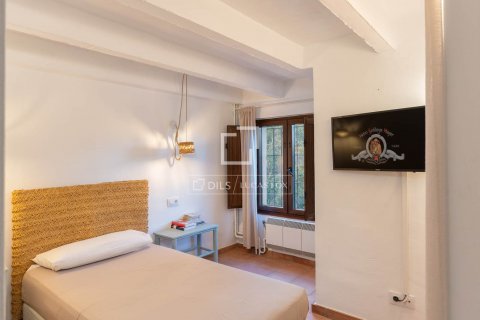 Finca de 13 dormitorios en venta en Mataró, Barcelona, Cataluña, Spain № 8518 - foto 22