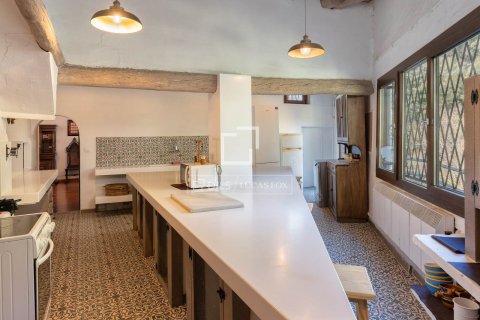 Finca de 13 dormitorios en venta en Mataró, Barcelona, Cataluña, Spain № 8518 - foto 16