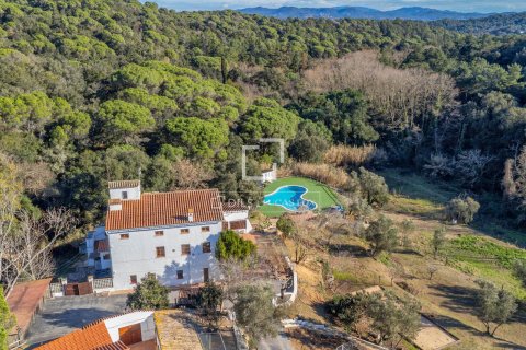 Finca de 13 dormitorios en venta en Mataró, Barcelona, Cataluña, Spain № 8518 - foto 2