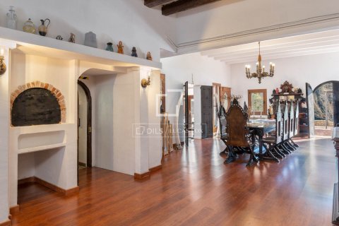 Finca de 13 dormitorios en venta en Mataró, Barcelona, Cataluña, Spain № 8518 - foto 9