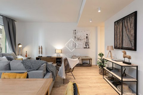 Ático de 2 dormitorios en venta en Barcelona, Cataluña, Spain № 8517 - foto 5