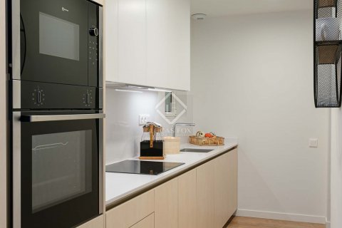 Ático de 2 dormitorios en venta en Barcelona, Cataluña, Spain № 8517 - foto 15