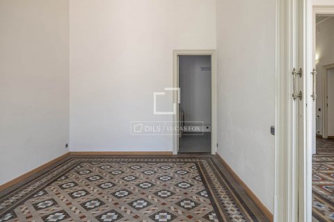 Снять в аренду квартиру в Барселона, Испания с 3 спальни, 167м², № 8515 - фото 18