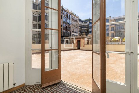 Снять в аренду квартиру в Барселона, Испания с 3 спальни, 167м², № 8515 - фото 17