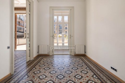 Снять в аренду квартиру в Барселона, Испания с 3 спальни, 167м², № 8515 - фото 15