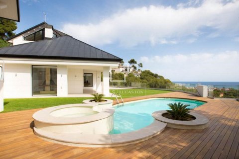 Villa de 6 dormitorios en venta en Castelldefels, Barcelona, Cataluña, Spain № 8519