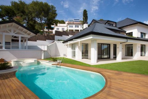 Villa de 6 dormitorios en venta en Castelldefels, Barcelona, Cataluña, Spain № 8519 - foto 2