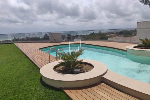 Villa de 6 dormitorios en venta en Castelldefels, Barcelona, Cataluña, Spain № 8519 - foto 5