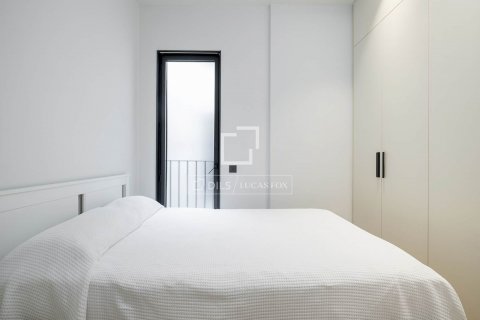 Apartamento de 2 dormitorios en alquiler en Barcelona, Cataluña, Spain № 8514 - foto 17