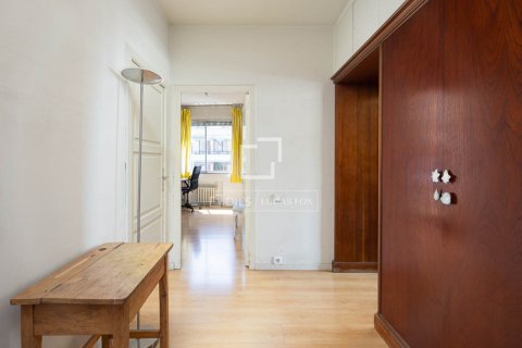 Apartamento de 3 dormitorios en venta en Barcelona, Cataluña, Spain № 8520 - foto 20