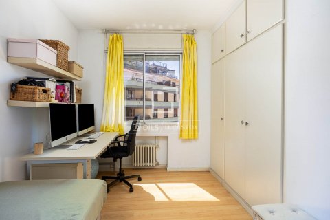 Apartamento de 3 dormitorios en venta en Barcelona, Cataluña, Spain № 8520 - foto 15
