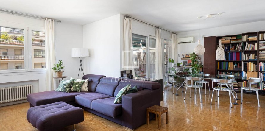 Apartamento de 3 dormitorios en venta en Barcelona, Cataluña, Spain № 8520