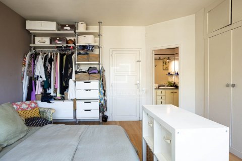 Apartamento de 3 dormitorios en venta en Barcelona, Cataluña, Spain № 8520 - foto 18