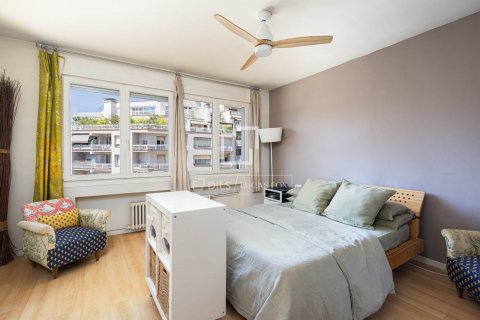 Apartamento de 3 dormitorios en venta en Barcelona, Cataluña, Spain № 8520 - foto 17