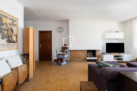 Apartamento de 3 dormitorios en venta en Barcelona, Cataluña, Spain № 8520 - foto 22