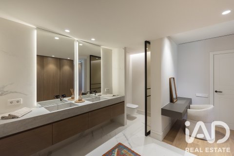 3 bedrooms apartment for sale in Barcelona, Catalonia, Spain № 8370 - photo 4
