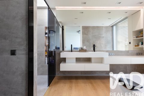 Сasa de 4 dormitorios en venta en Teia, Barcelona, Cataluña, Spain № 8368 - foto 20