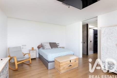 Сasa de 4 dormitorios en venta en Teia, Barcelona, Cataluña, Spain № 8368 - foto 11