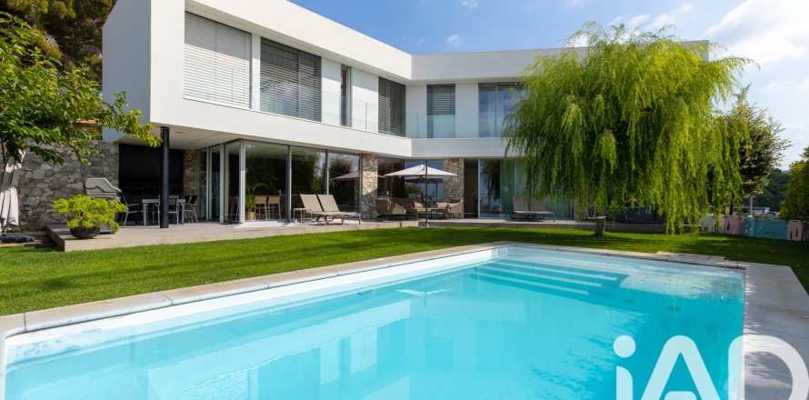 Сasa de 4 dormitorios en venta en Teia, Barcelona, Cataluña, Spain № 8368