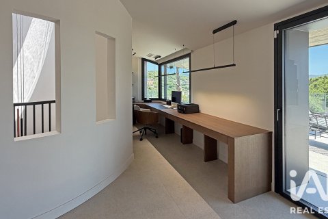 Сasa de 453 m² en venta en Premia De Dalt, Barcelona, Cataluña, Spain № 8364 - foto 10