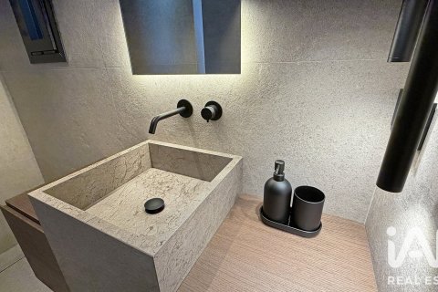 Сasa de 453 m² en venta en Premia De Dalt, Barcelona, Cataluña, Spain № 8364 - foto 26