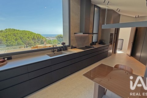 Сasa de 453 m² en venta en Premia De Dalt, Barcelona, Cataluña, Spain № 8364 - foto 13