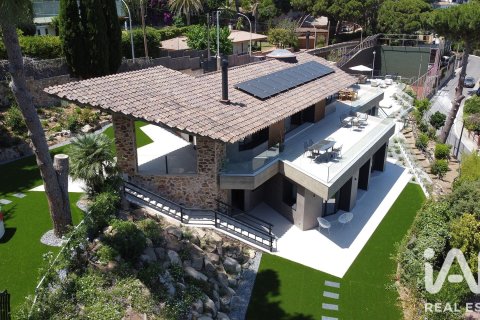 Сasa de 453 m² en venta en Premia De Dalt, Barcelona, Cataluña, Spain № 8364 - foto 4