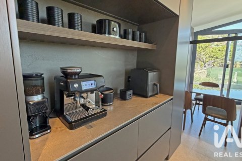 Сasa de 453 m² en venta en Premia De Dalt, Barcelona, Cataluña, Spain № 8364 - foto 15